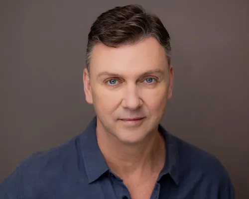 Warren Carlyle