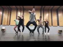 Preview image for the video "Britney Spears - The Hook Up Choreography".