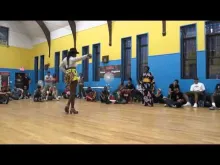 Preview image for the video "Mounia Lisa vs Essence Waacking Compete to the Beat".